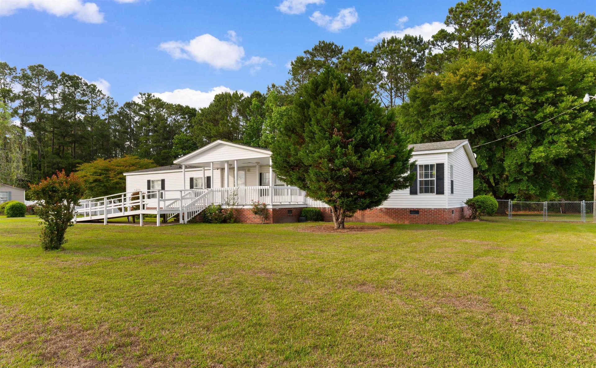 652 Bear Grass Rd W Photo 4