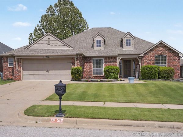 512 E Fargo Street , Broken Arrow, OK 74012