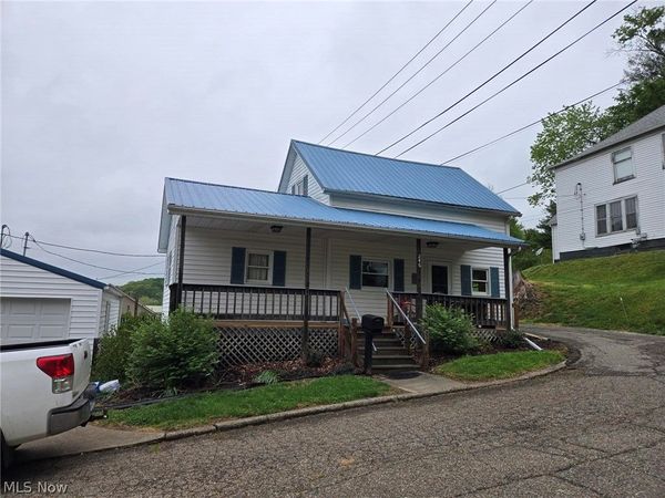 246 N 5th Street , Mcconnelsville, OH 43756