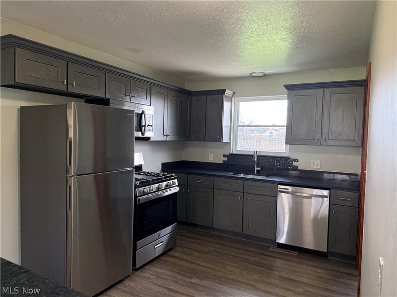 12920 Fountain Court, Strongsville, OH 44136 Photo 5