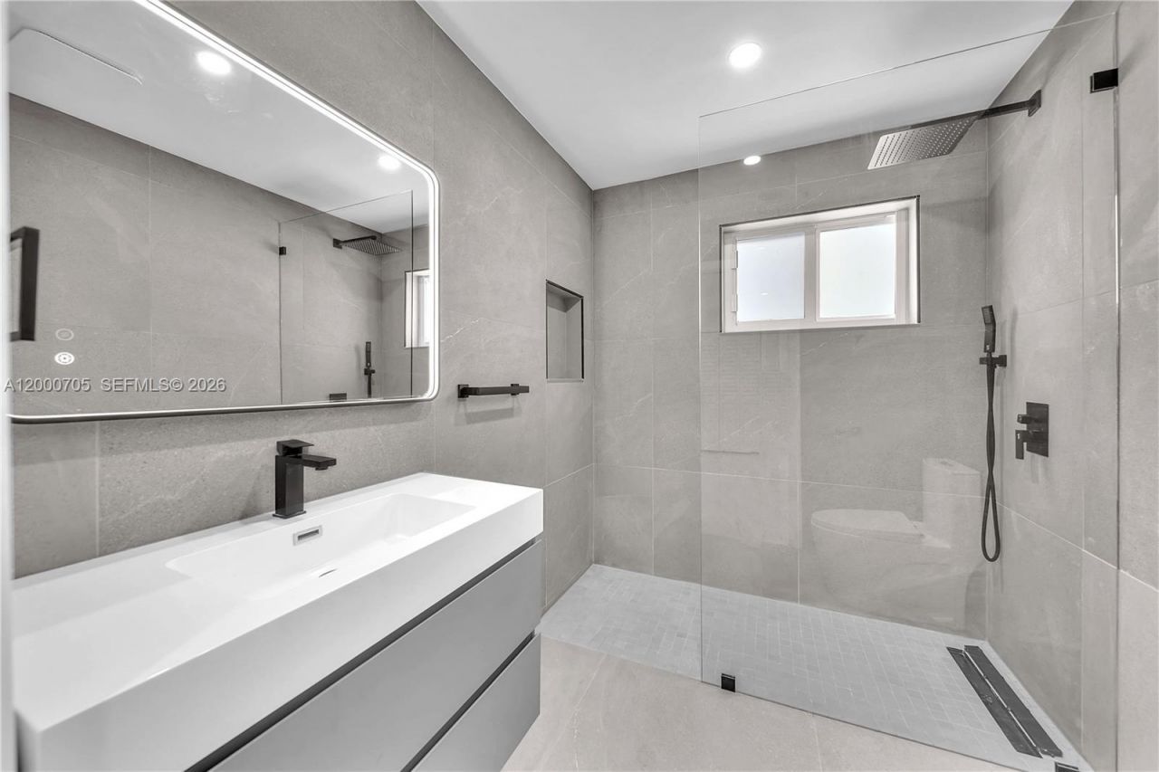 2311 SW 23rd St, Miami, FL 33145 Photo