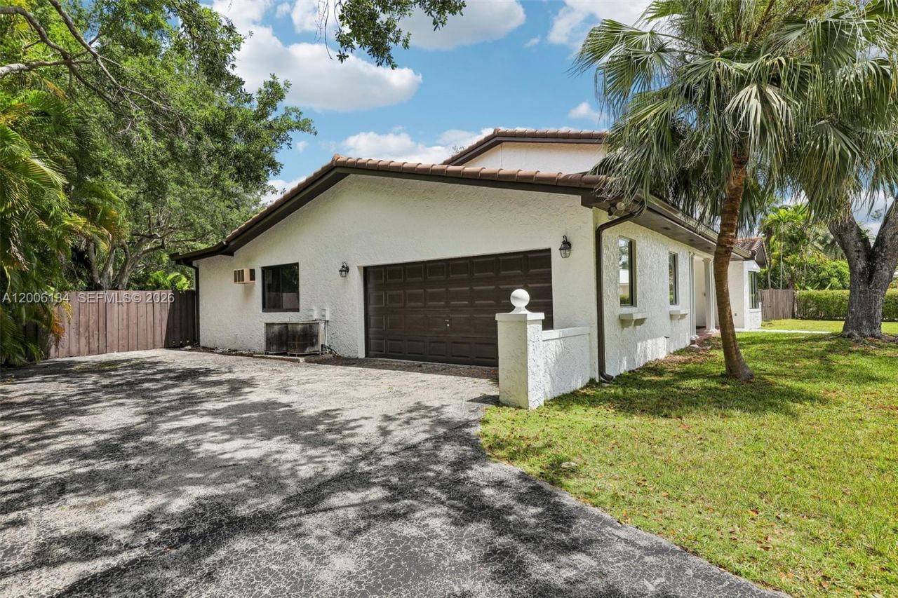 7885 SW 179th Ter , Palmetto Bay, FL 33157 Photo