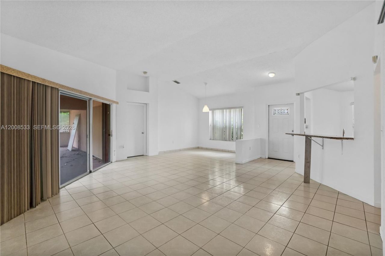 18825 NW 52nd Ct, Miami Gardens, FL 33055 Photo
