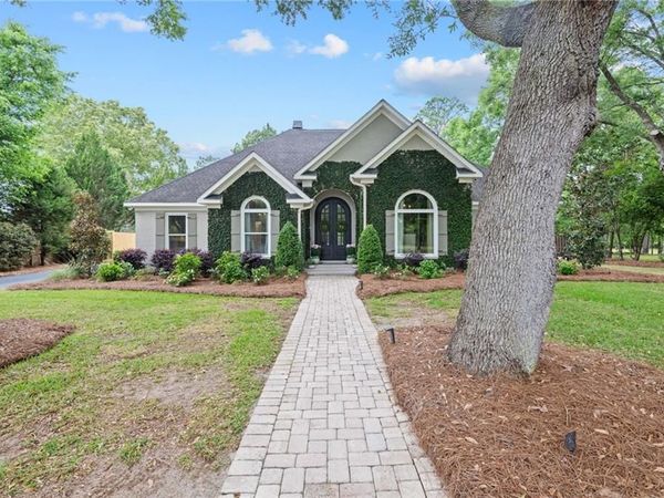 3900 Lakefront Drive, Mobile, AL 36695
