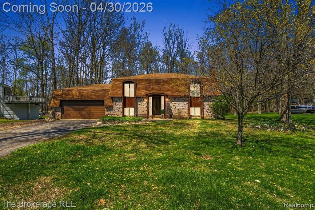 5380 Prentis Road, Waterford Township, MI 48327 Main Photo