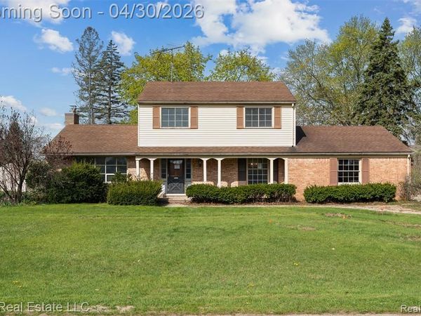 52489 Butternut Drive, Shelby Twp, MI 48316