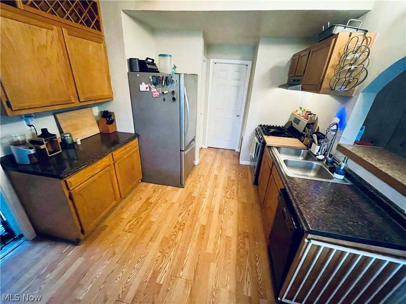 2318 W 19th Street, Cleveland, OH 44113 Photo 4