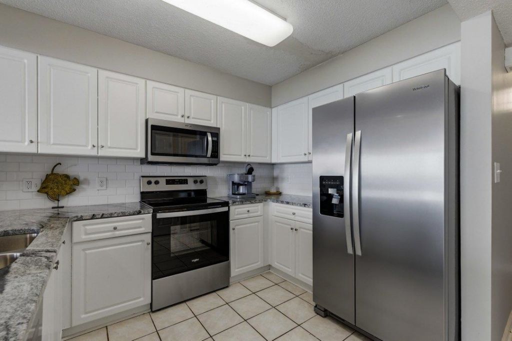 102 N Ocean Blvd. Photo 17