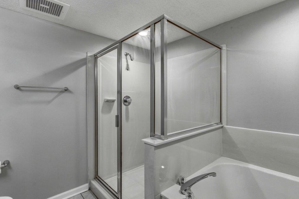 102 N Ocean Blvd. Photo 21