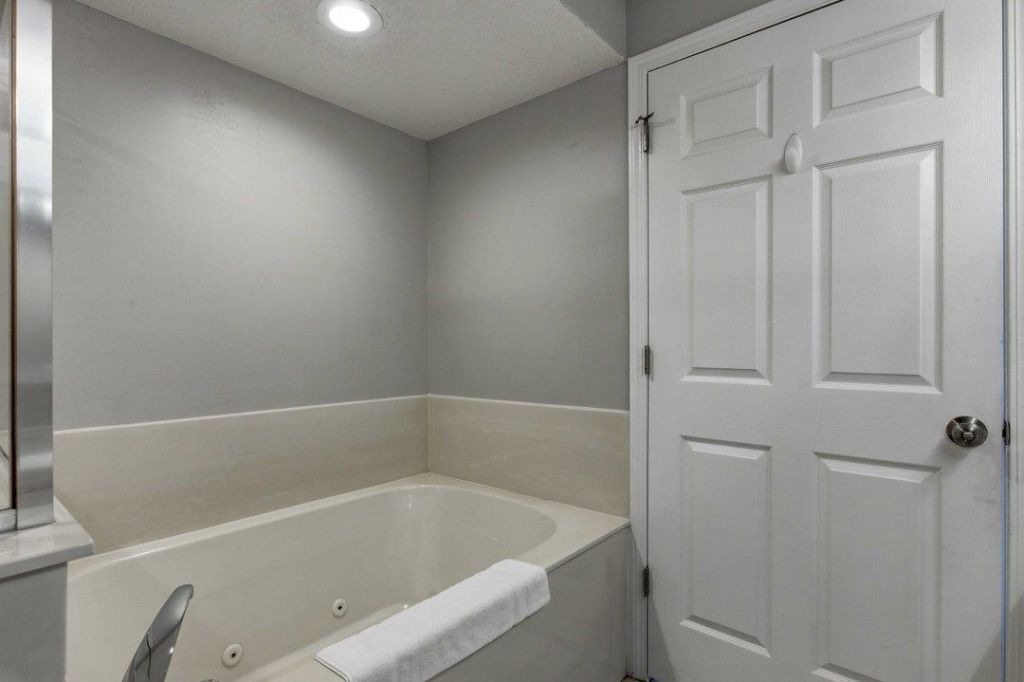 102 N Ocean Blvd. Photo 22