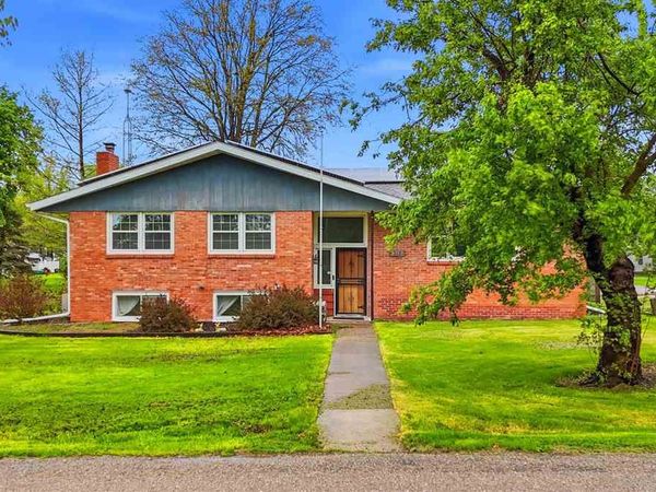 312 E Centennial Ave, Keota, IA 52248