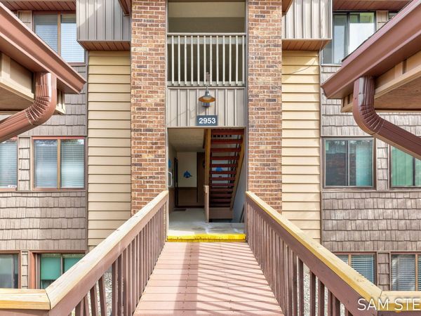 2953 Byron Center Avenue SW, Unit F, Wyoming, MI 49519