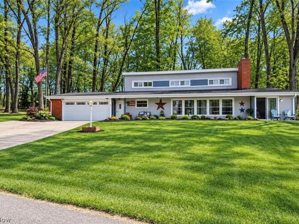 3220 Nob Hill Road, Zanesville, OH 43701