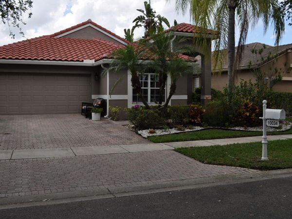 10034 Diamond Lake Drive, Boynton Beach, FL 33437