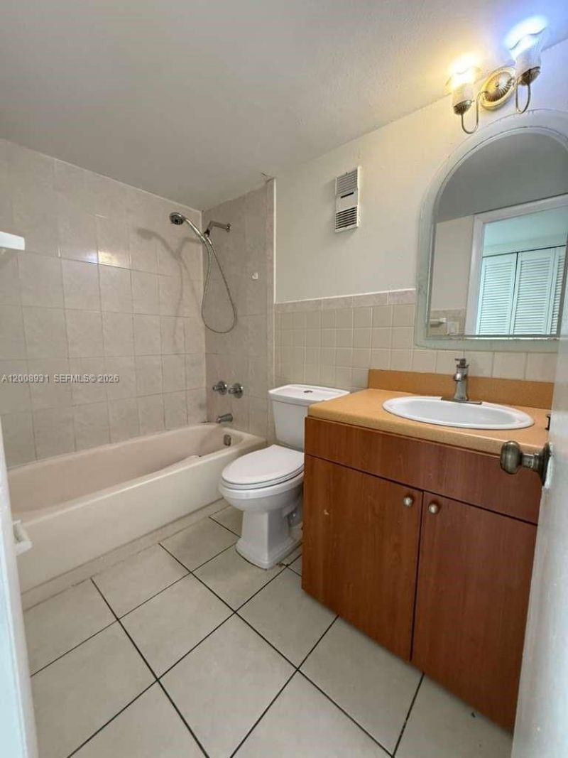 300 NW 107th Ave, Unit 103, Miami, FL 33172 Photo