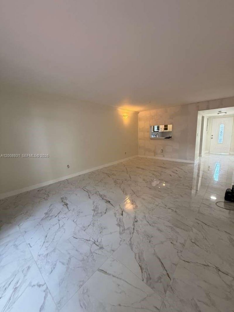 300 NW 107th Ave, Unit 103, Miami, FL 33172 Photo