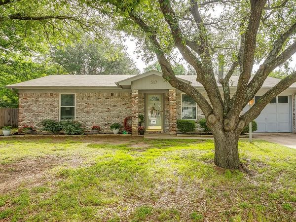 517 Post Oak Lane, Burleson, TX 76028