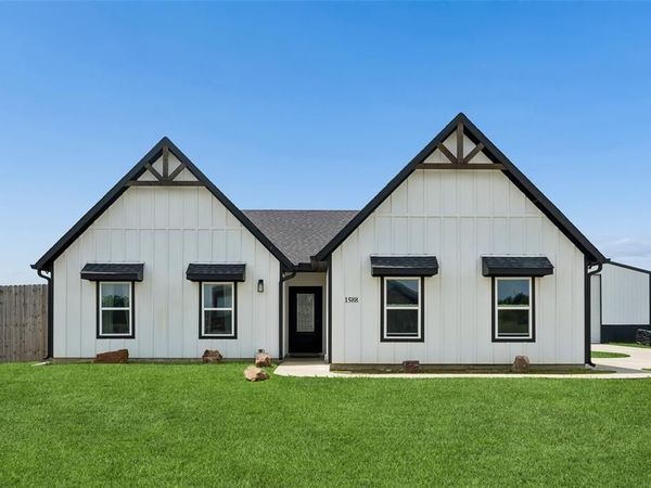 1588 Westpoint Circle , Terrell, TX 75161