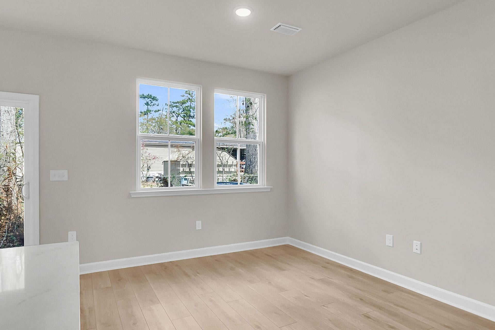 137 Berry Shoals Drive Photo 11