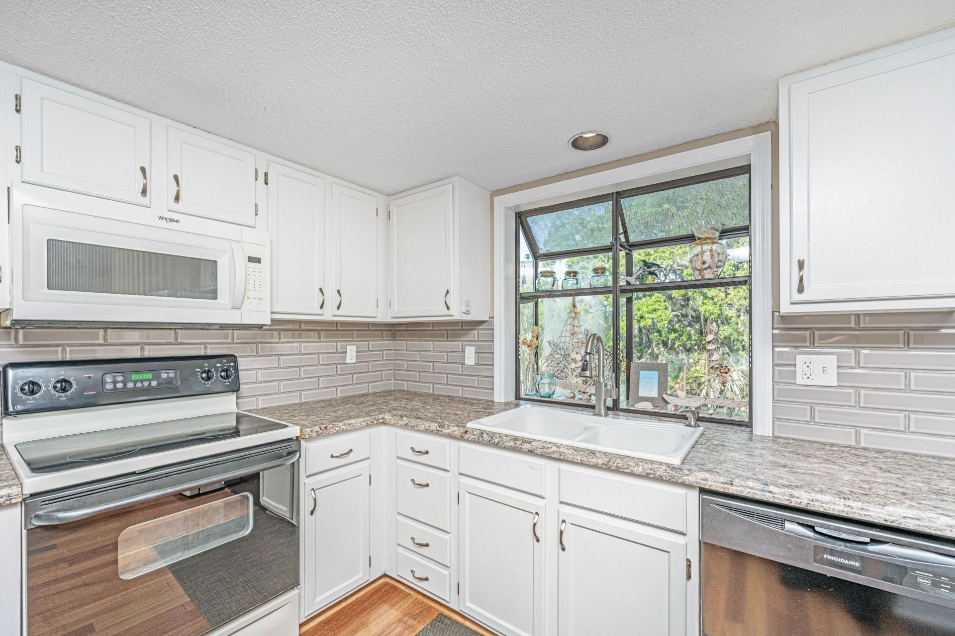 786 Summerwind Circle Photo 6