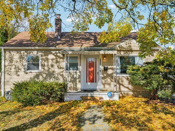 4004 W Congress STREET, Milwaukee, WI 53209