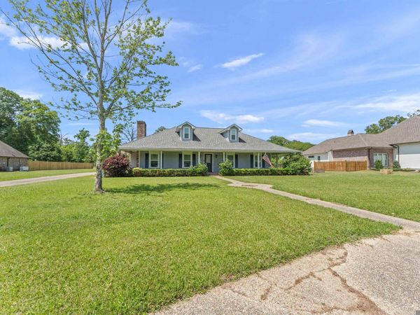 7021 Bryce Canyon Dr, Central, LA 70739