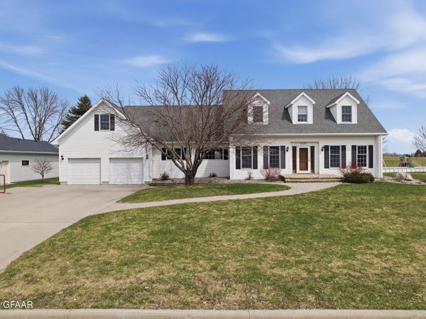 1727 8TH Street SE, East Grand Forks, MN 56721