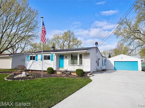 1412 Kettering Street , Burton, MI 48509