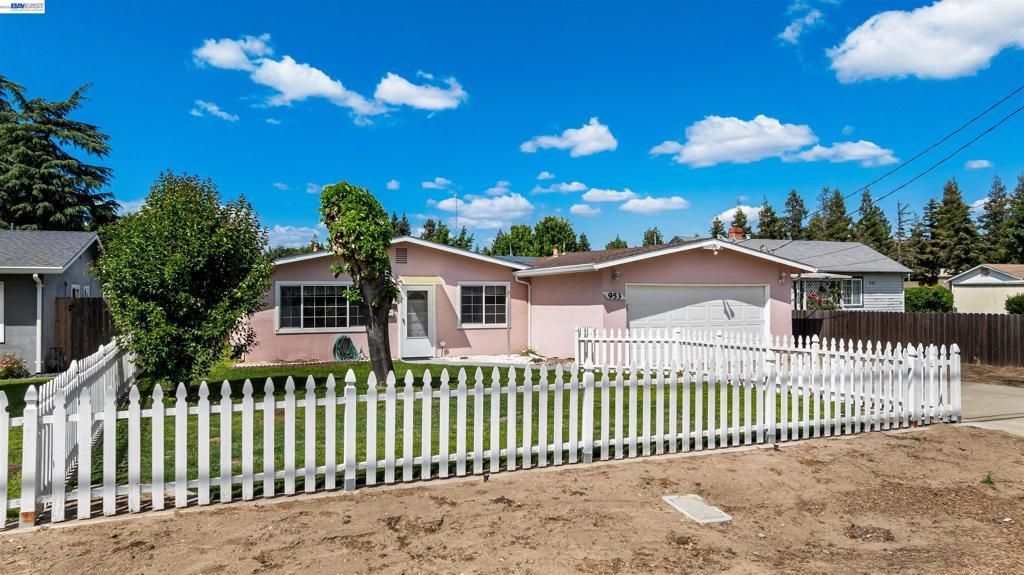 953 Thomsen Road, Lathrop, CA 95330 Main Photo