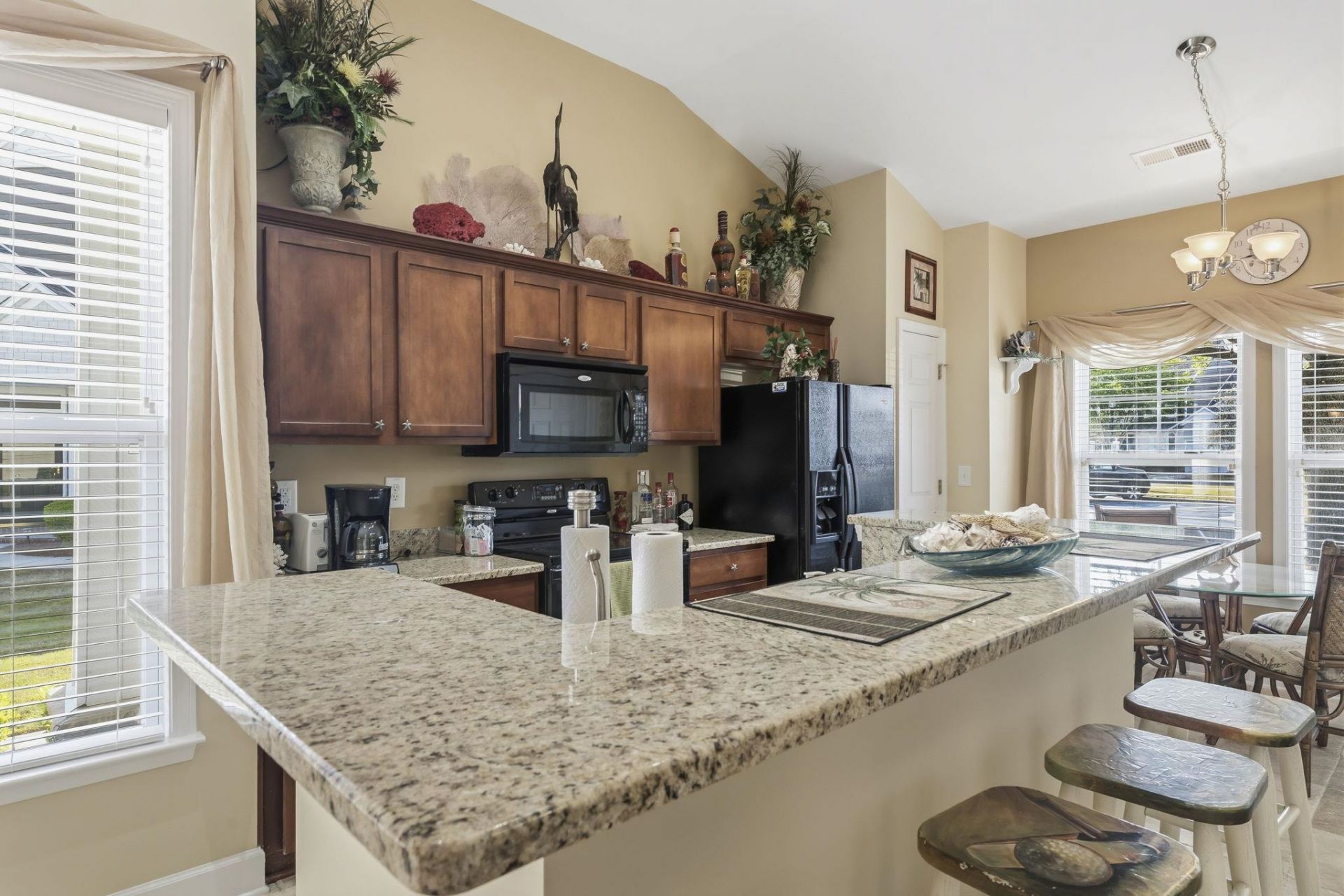 6172 Catalina Dr. Photo 8