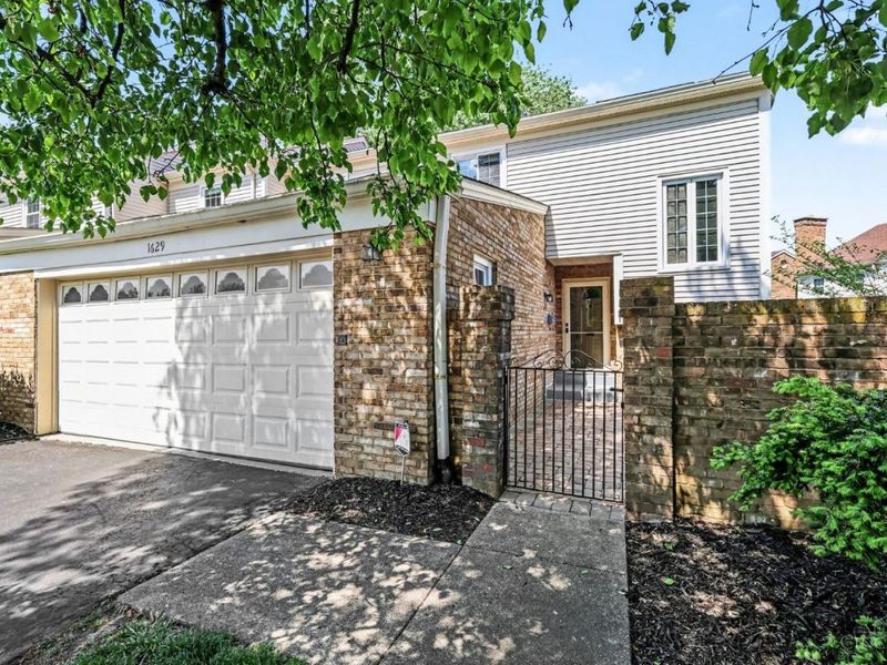 1629 Cohasset Drive, Anderson Twp, OH 45255 Photo 2