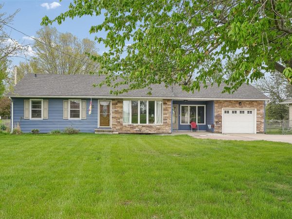2713 1st Avenue E, Newton, IA 50208