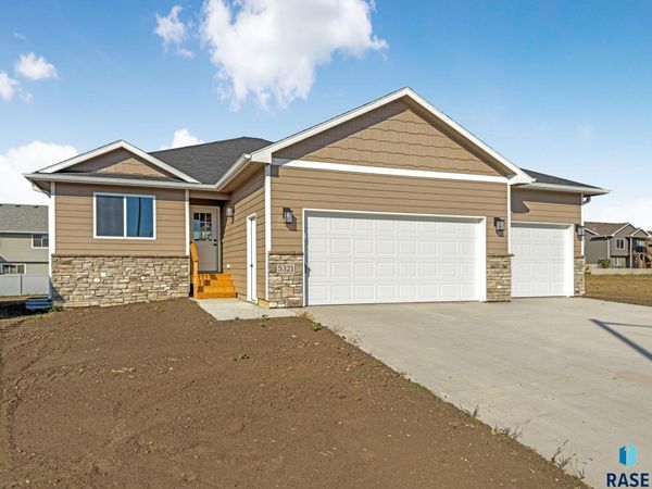 5321 S Bahnson Ave, Sioux Falls, SD 57110