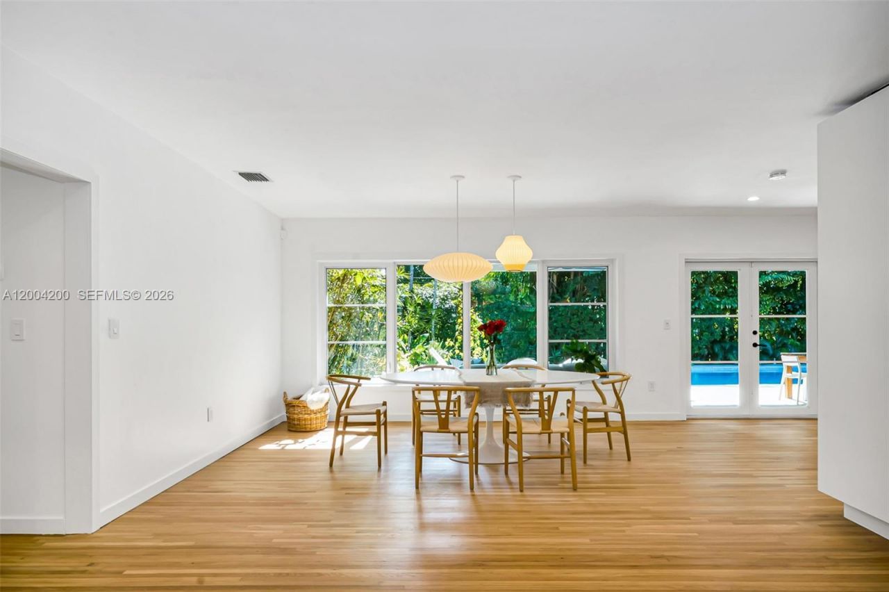 1010 Placetas Ave, Coral Gables, FL 33146 Photo