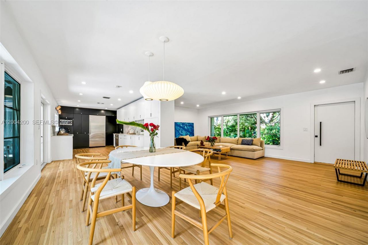 1010 Placetas Ave, Coral Gables, FL 33146 Photo