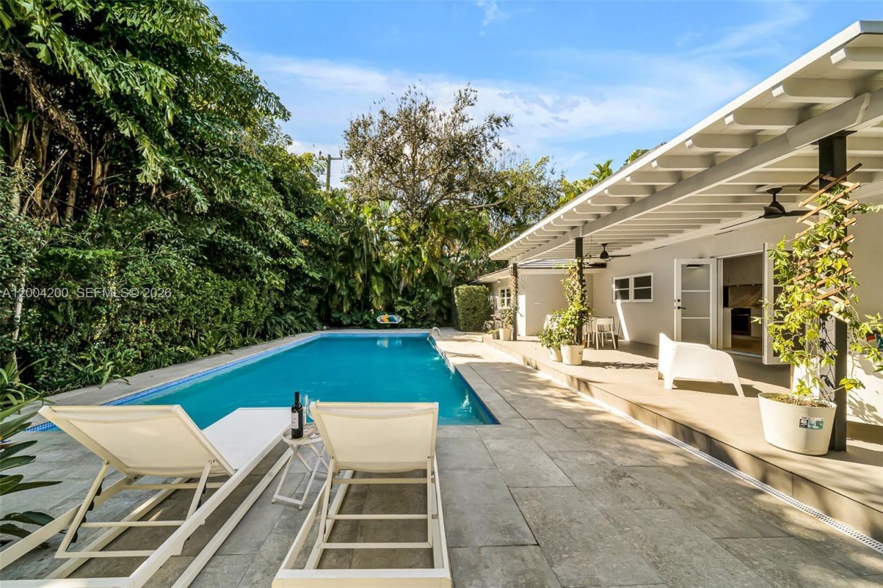 1010 Placetas Ave, Coral Gables, FL 33146 Photo