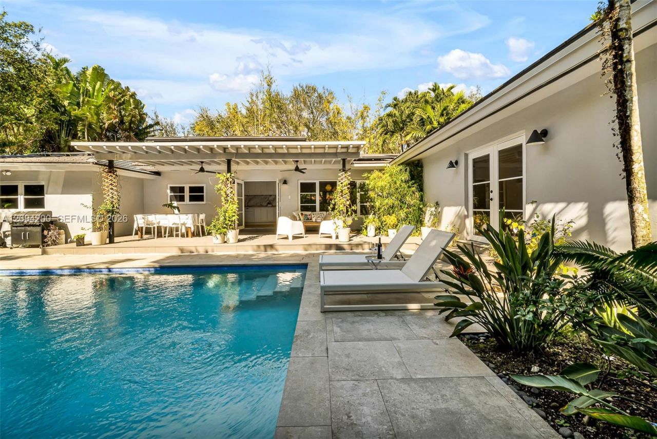 1010 Placetas Ave, Coral Gables, FL 33146 Photo