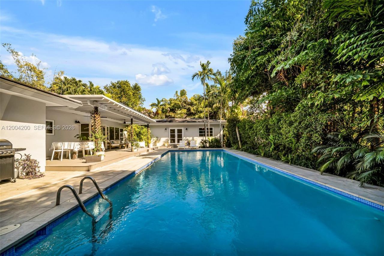 1010 Placetas Ave, Coral Gables, FL 33146 Photo