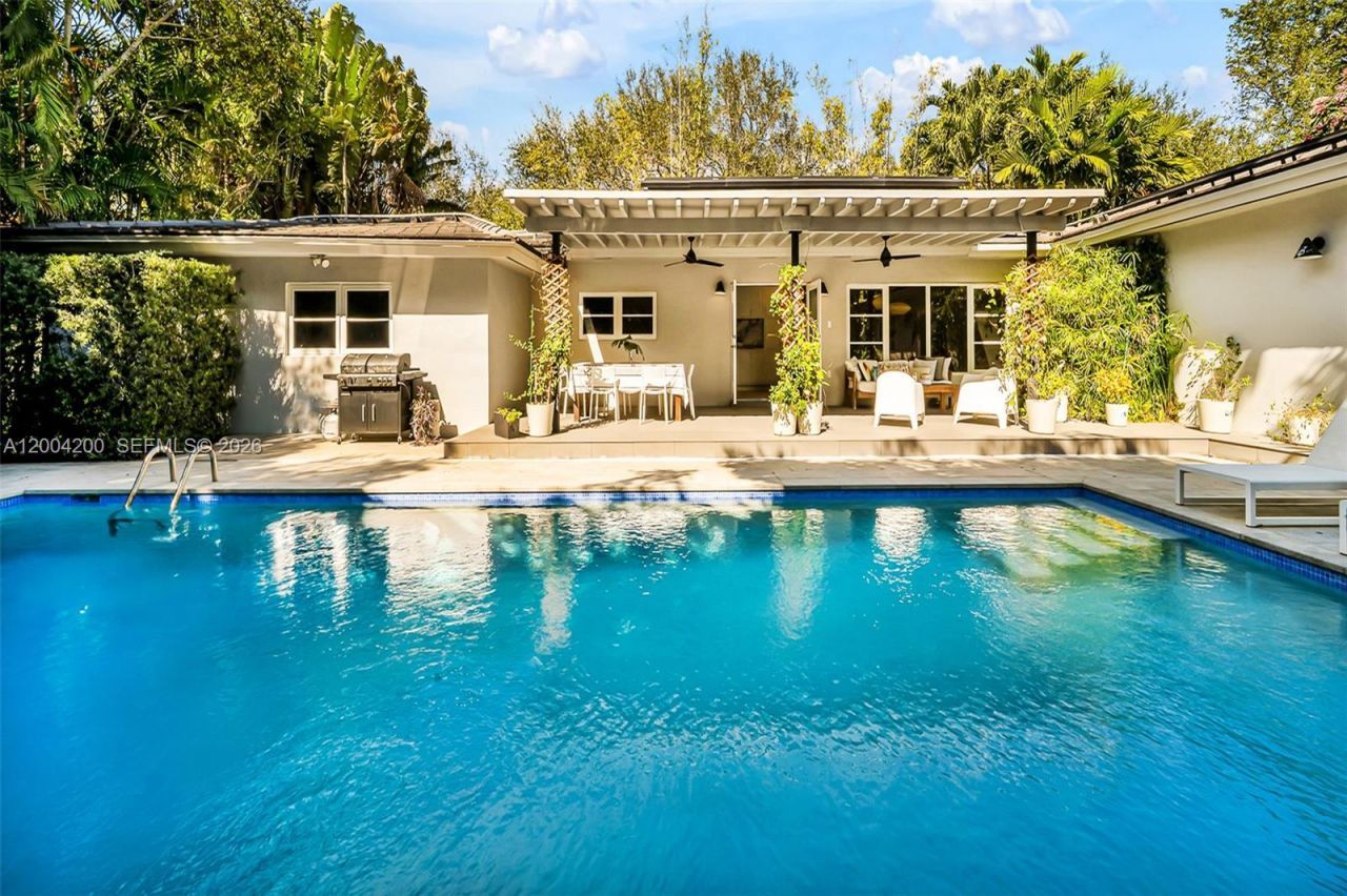 1010 Placetas Ave, Coral Gables, FL 33146 Photo