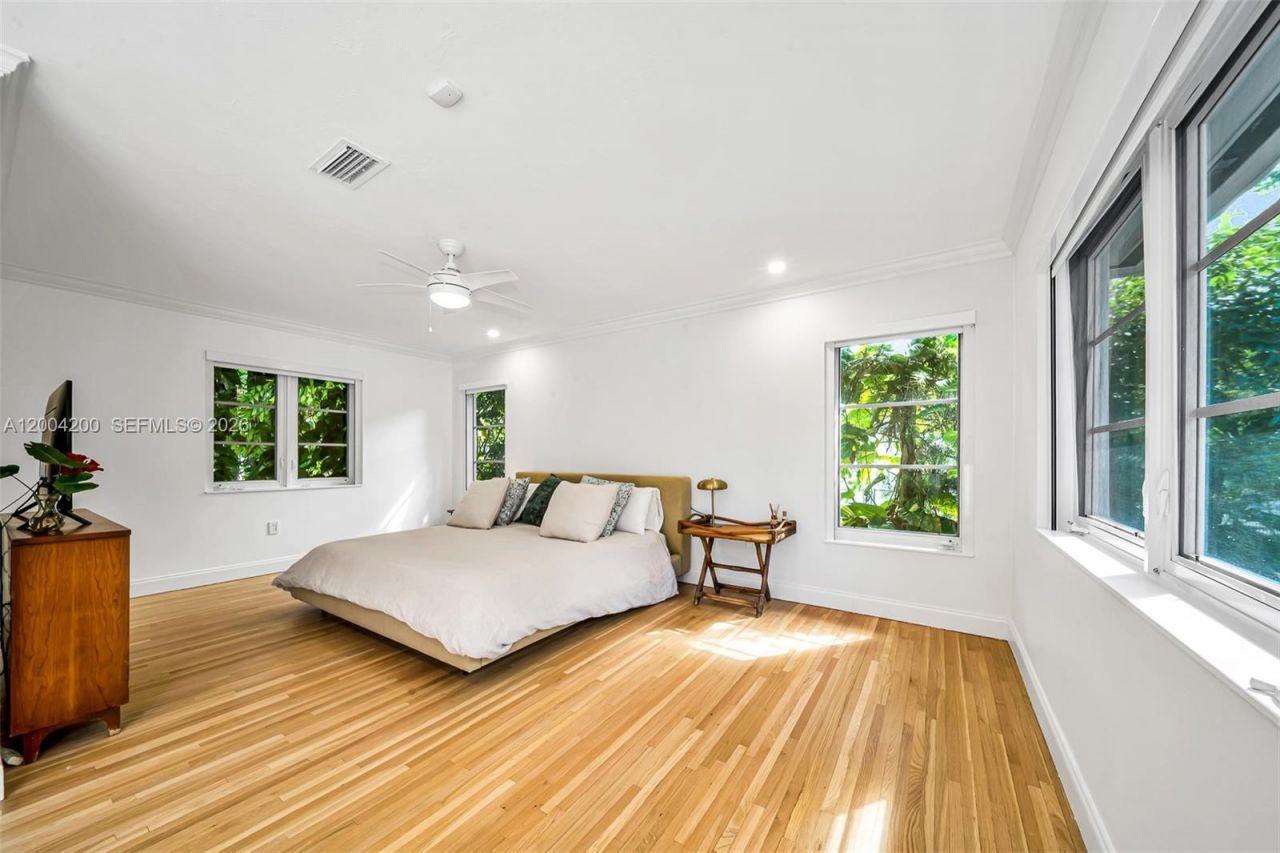 1010 Placetas Ave, Coral Gables, FL 33146 Photo