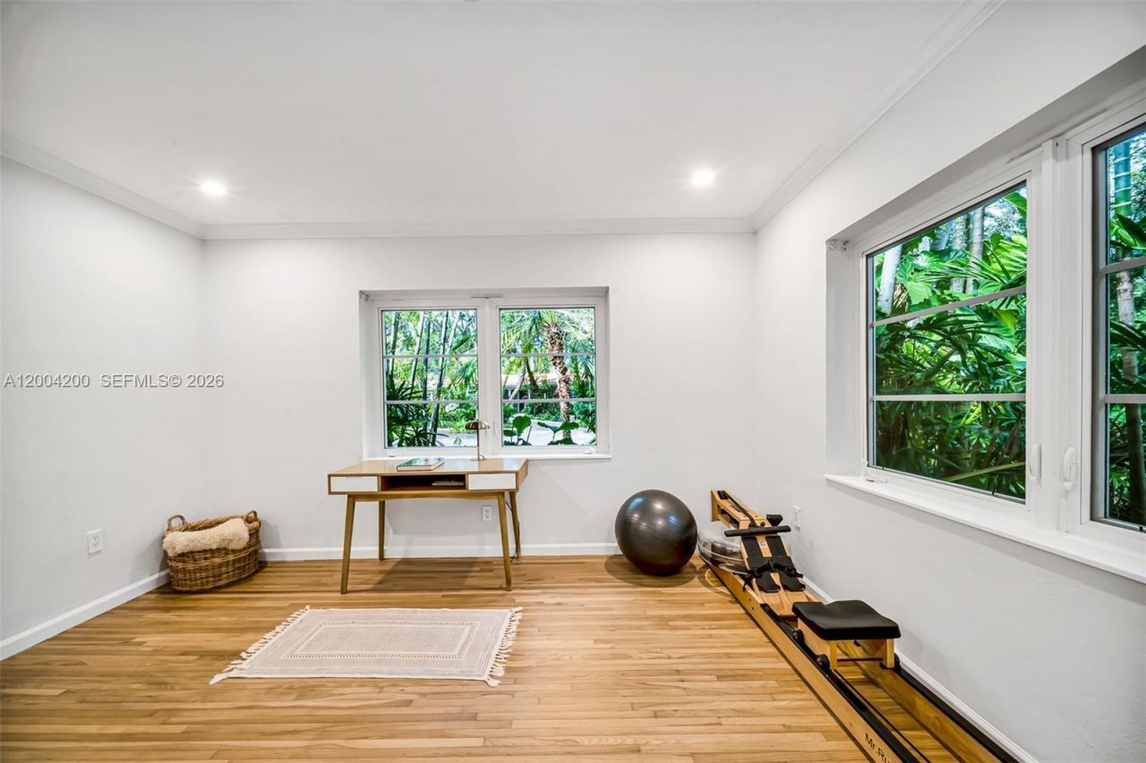 1010 Placetas Ave, Coral Gables, FL 33146 Photo