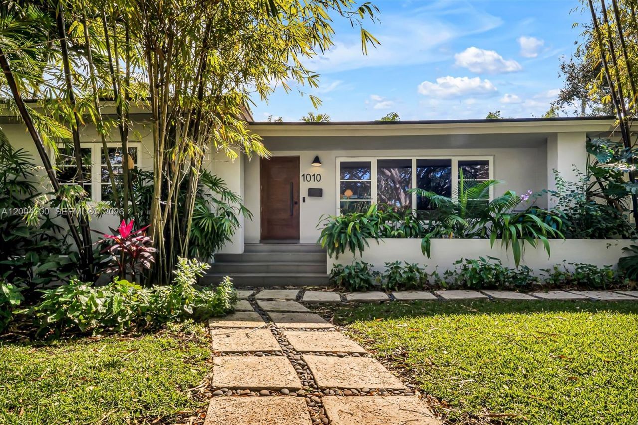 1010 Placetas Ave, Coral Gables, FL 33146 Photo