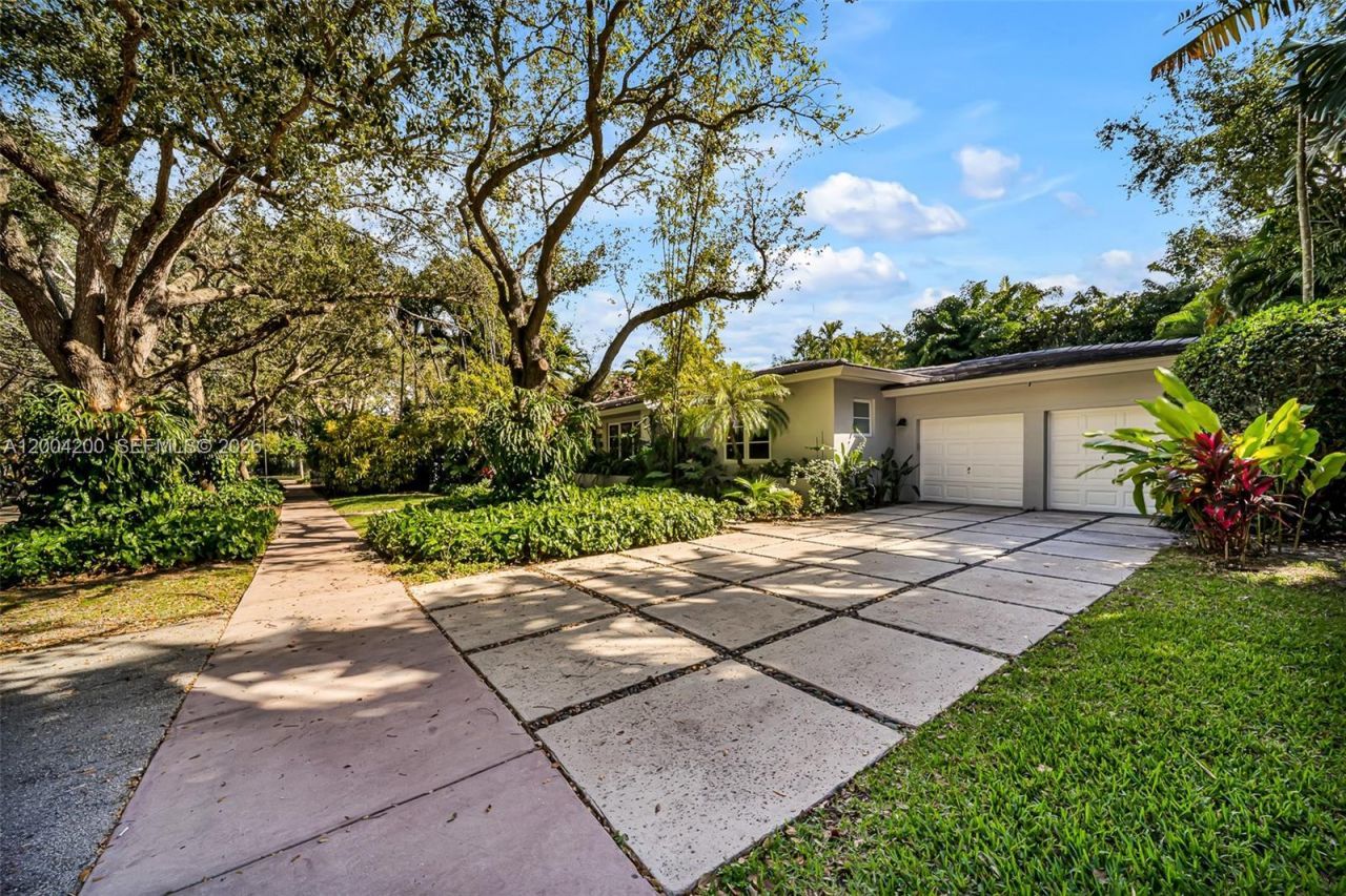 1010 Placetas Ave, Coral Gables, FL 33146 Photo