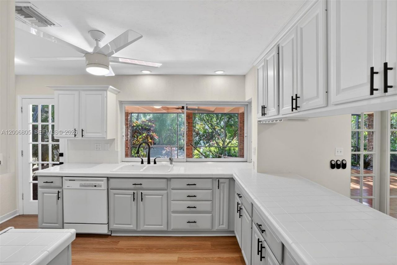 15821 SW 86th Ave , Palmetto Bay, FL 33157 Photo