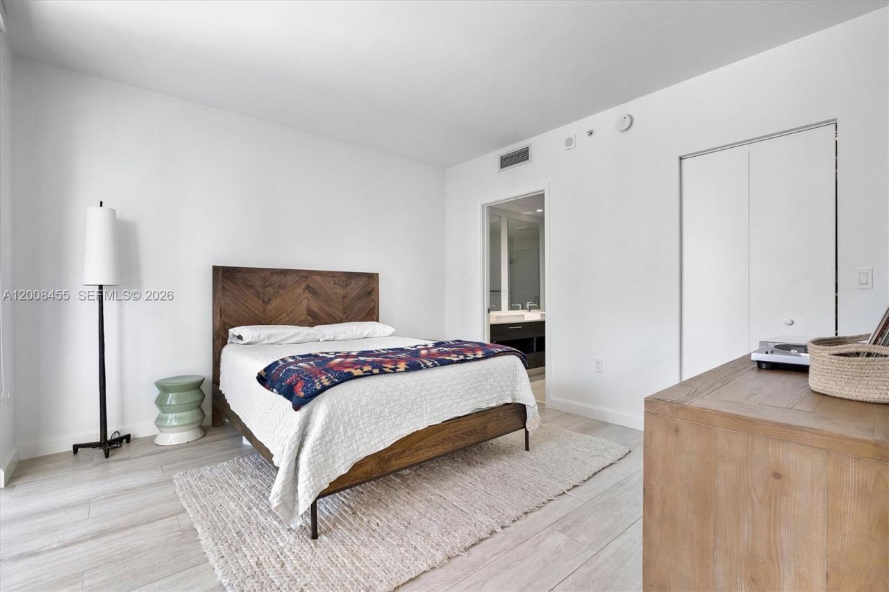 55 SW 9th St, Unit 1103, Miami, FL 33130 Photo