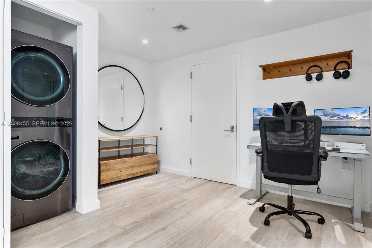 55 SW 9th St, Unit 1103, Miami, FL 33130 Photo