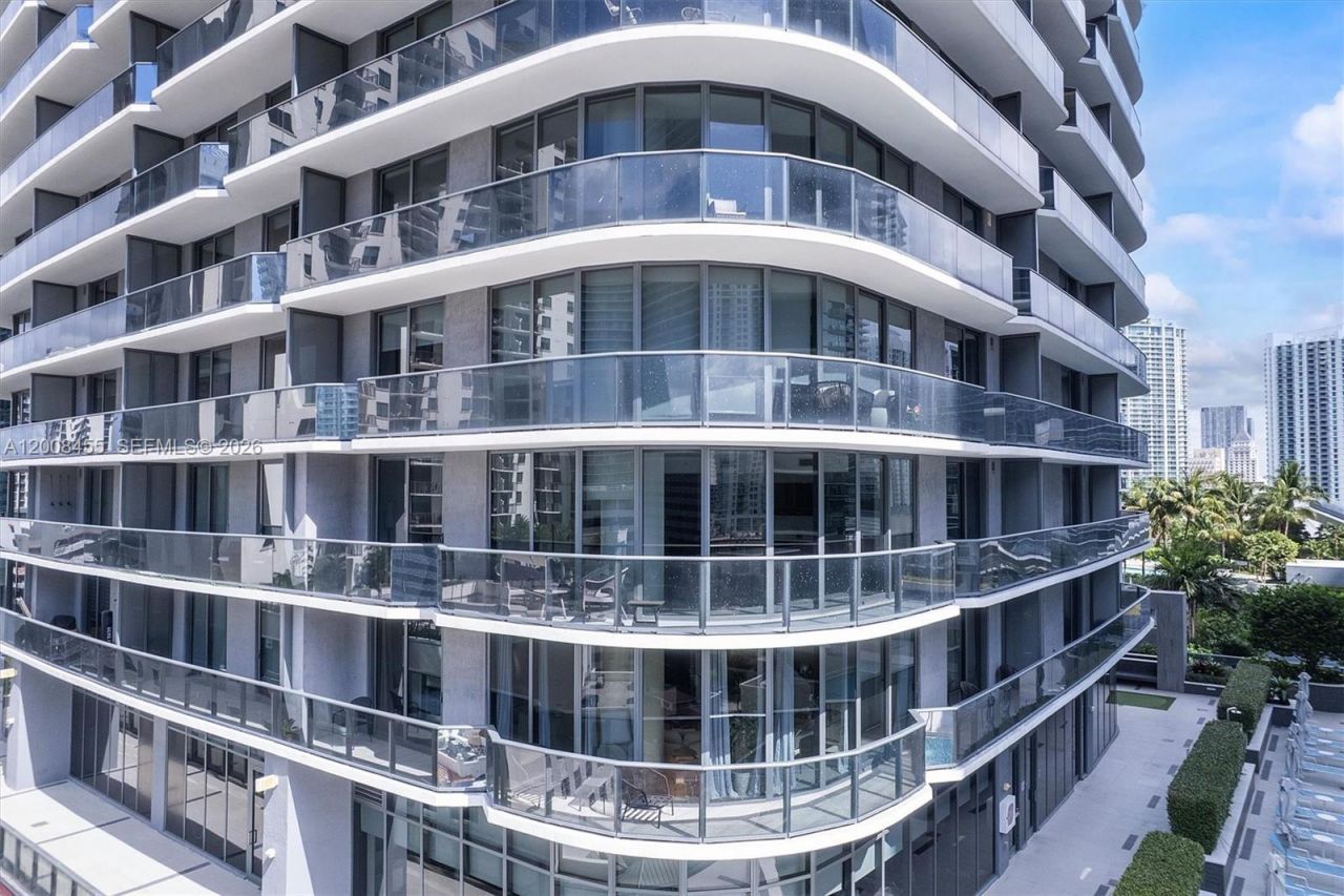 55 SW 9th St, Unit 1103, Miami, FL 33130 Photo