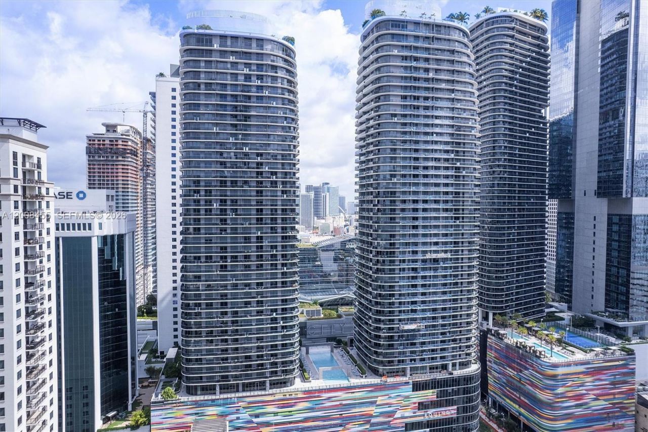 55 SW 9th St, Unit 1103, Miami, FL 33130 Photo