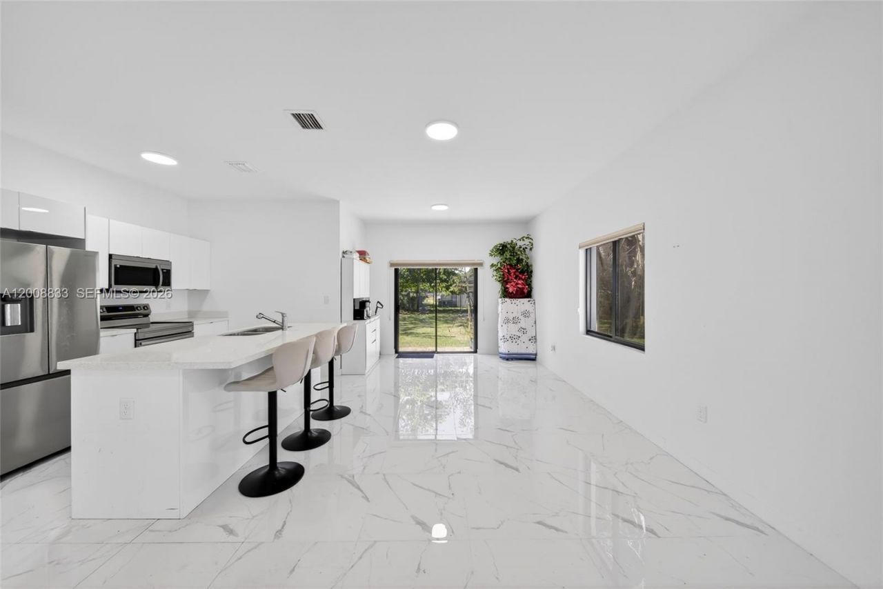 1864 NW 84th St , Miami, FL 33147 Photo