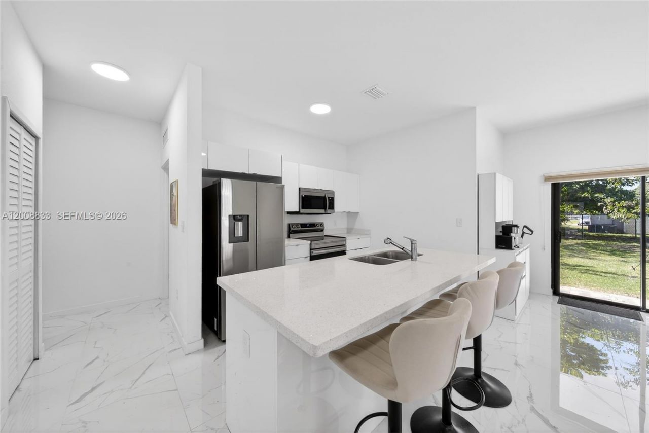 1864 NW 84th St , Miami, FL 33147 Photo